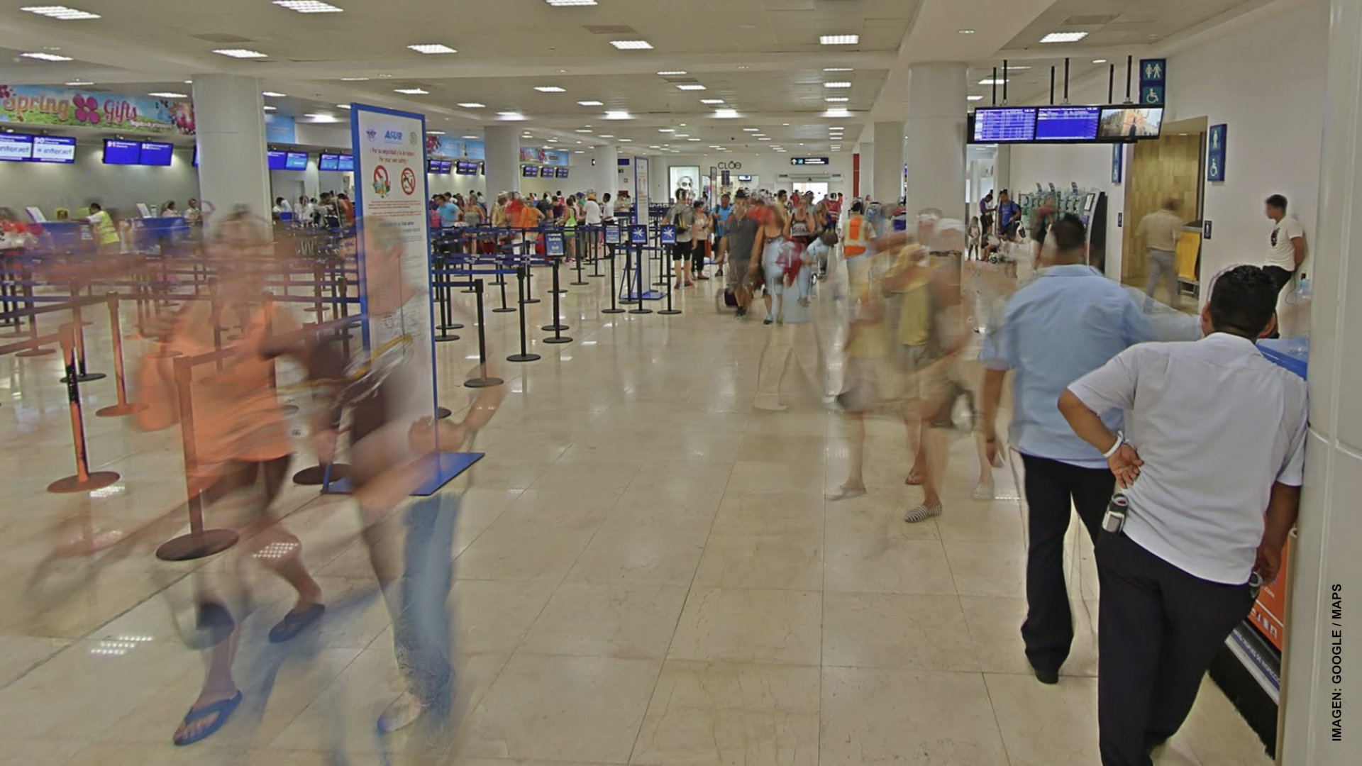 Quebequenses colman el aeropuerto de Cancún