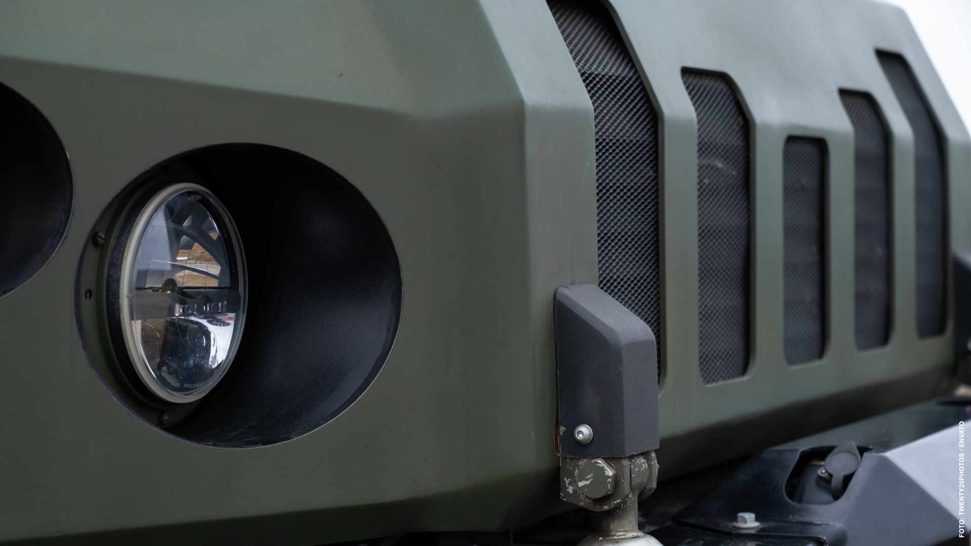 Canadá compra vehículos blindados para Ucrania