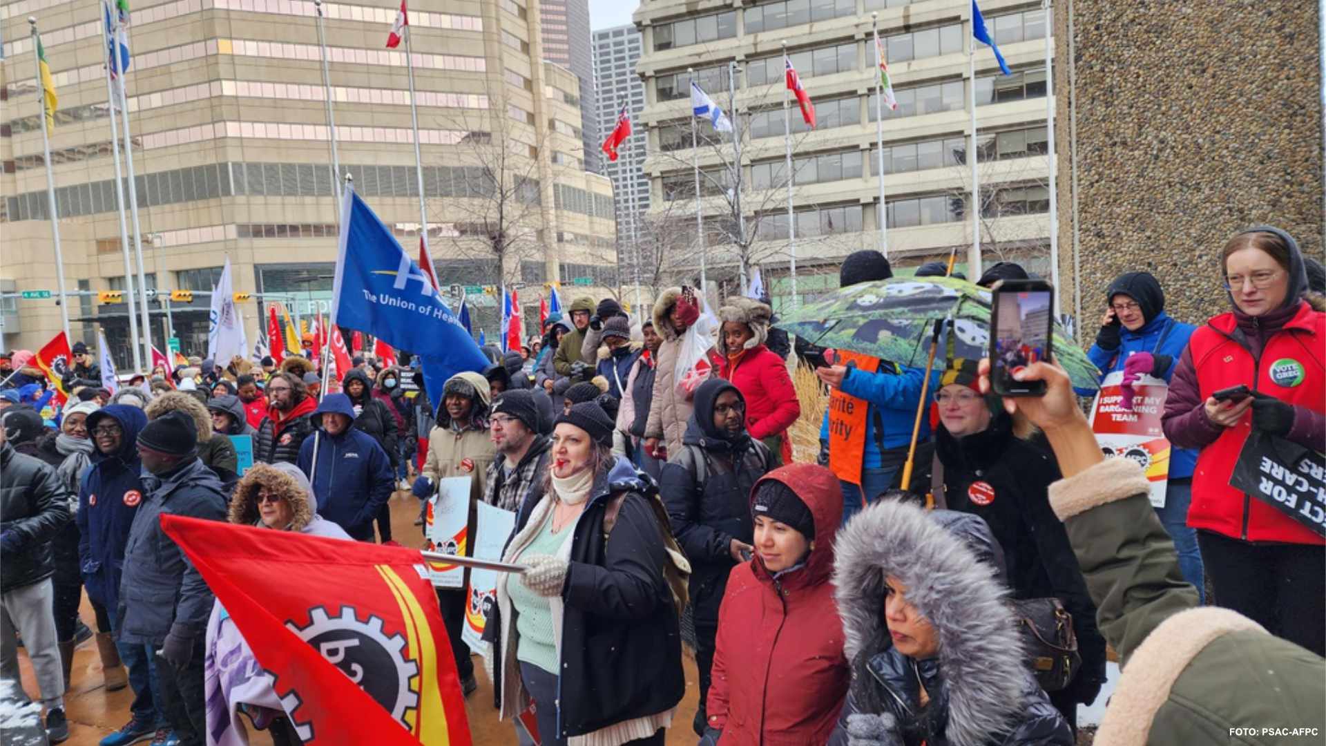Estalla huelga de empleados federales de Canadá